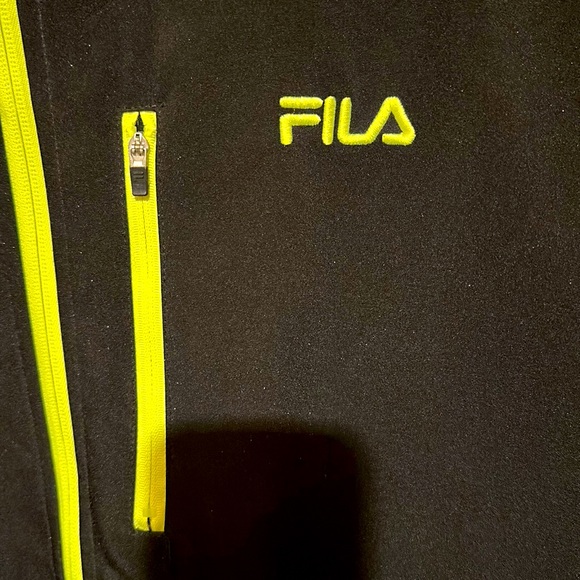 NWT💙FILA MENS BLACK ZIP UP PERFORMANCE JACKET WITH BRIGHT GREEN TRIM SIZE XXL - Picture 3 of 11